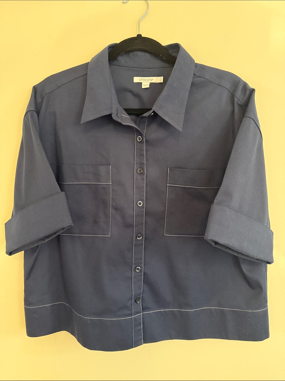 🐝NWOT🐝 Chico's Dark Navy Short-Sleeve Button-Down Shirt